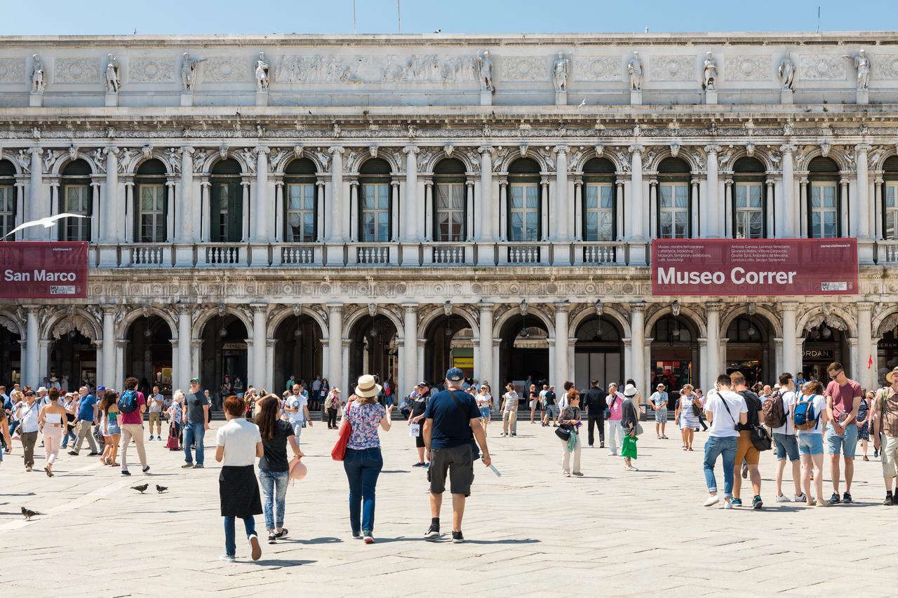 Very Central Apartment In Historical 1600 Palace With Lift A Few Min Walk From San Marco Square Venedig Exterior foto
