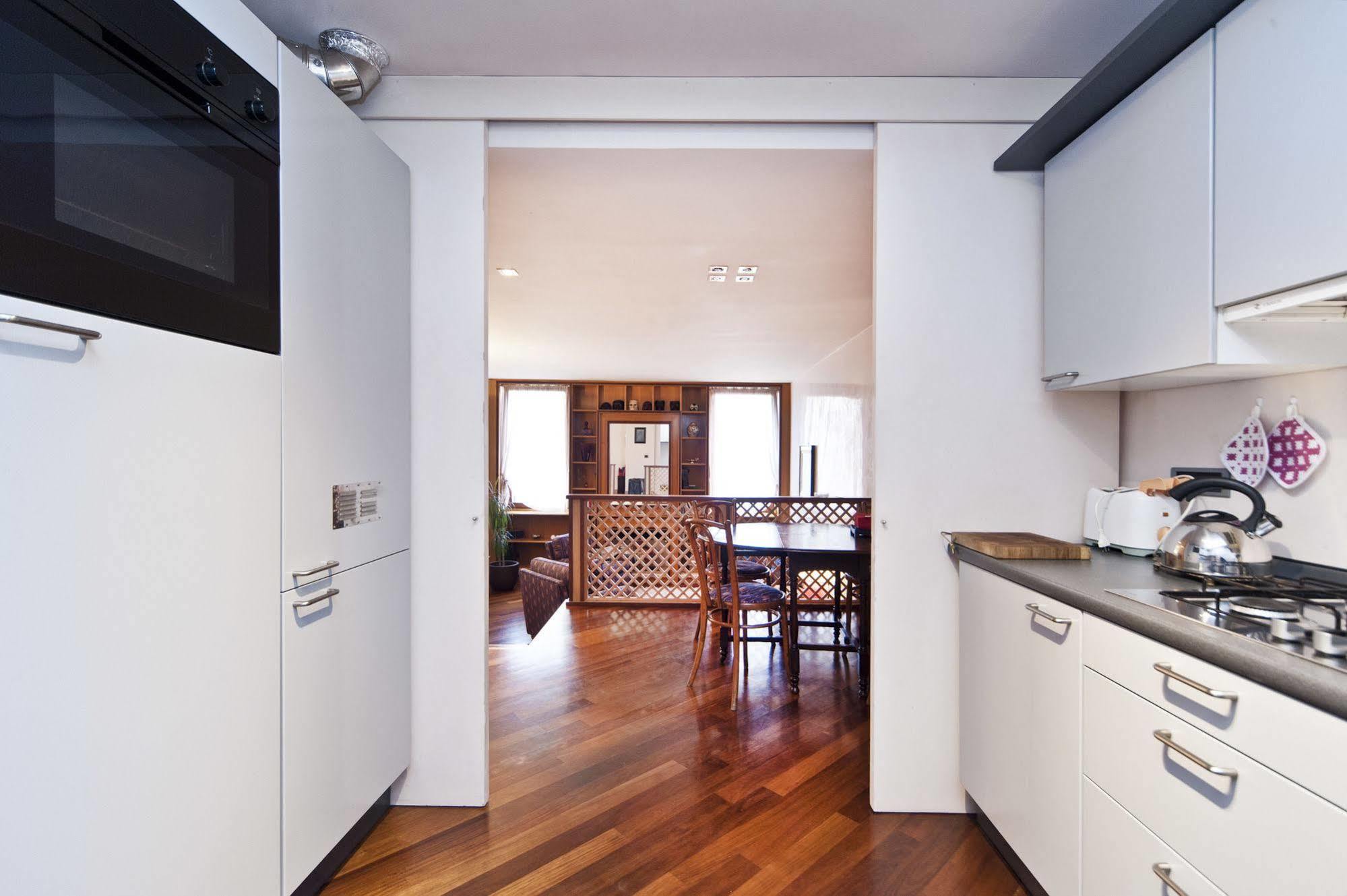 Very Central Apartment In Historical 1600 Palace With Lift A Few Min Walk From San Marco Square Venedig Exterior foto