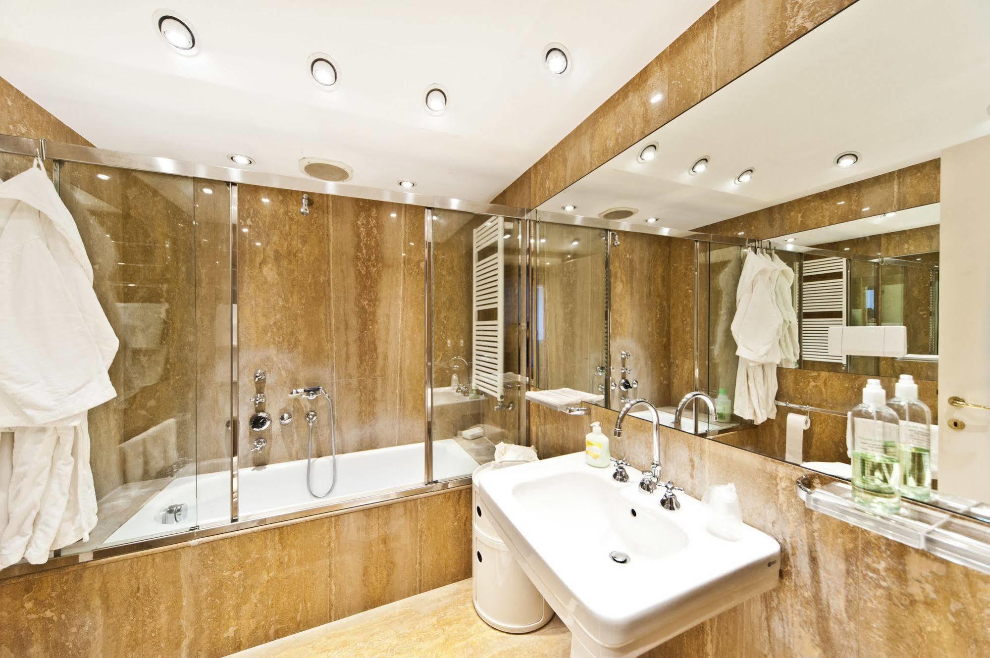 Very Central Apartment In Historical 1600 Palace With Lift A Few Min Walk From San Marco Square Venedig Exterior foto
