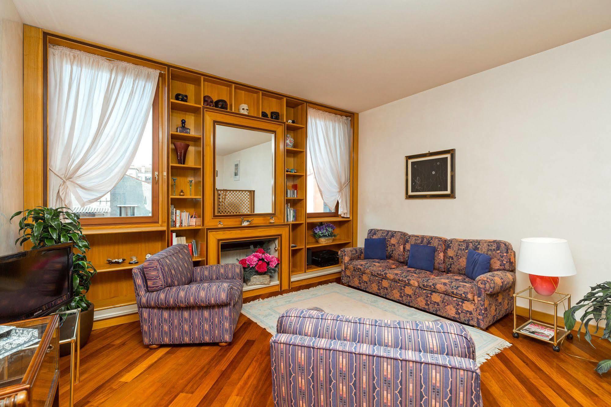 Very Central Apartment In Historical 1600 Palace With Lift A Few Min Walk From San Marco Square Venedig Exterior foto